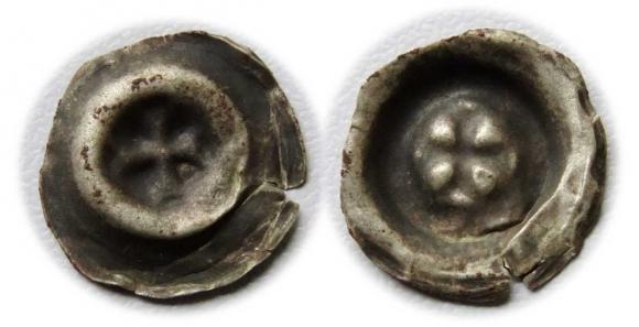 Brakteat krzyż grecki Zakon Krzyżacki  (1)