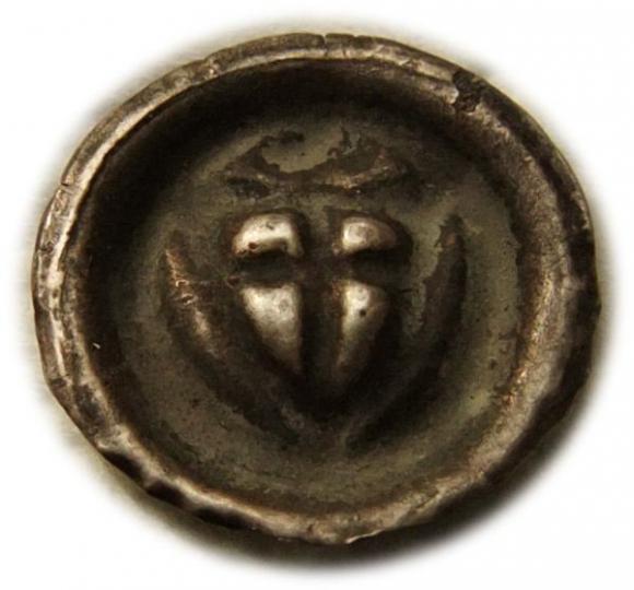 Brakteat tarcza z trójlistkiem, Zakon Krzyżacki (2)