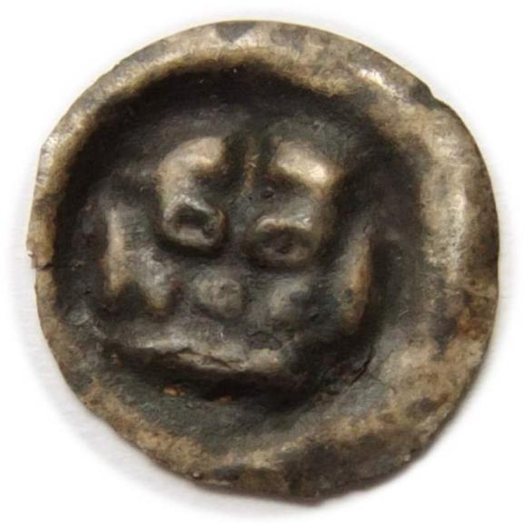 Brakteat Zakon Krzyżacki korona (2)