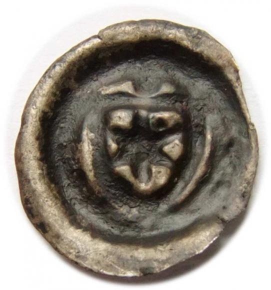 Brakteat Zakon Krzyżacki tarcza z gwiazdą i kulą (2)