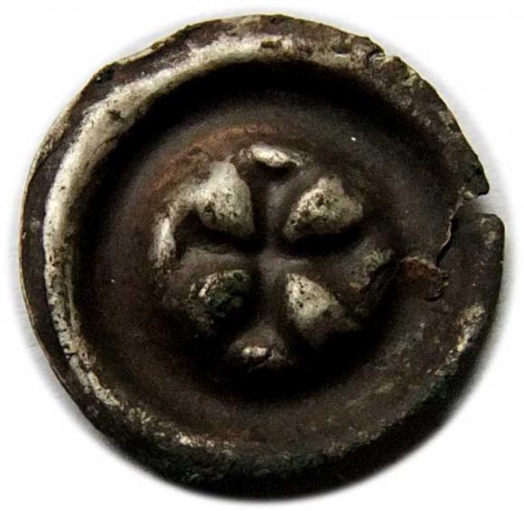 Brakteat Zakon Krzyżacki krzyż grecki (2)