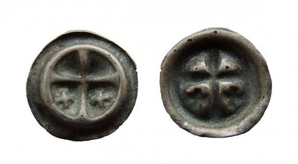 Brakteat odmiana krzyża łacińskiego Zakon Krzyżacki (1)