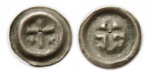 Brakteat krzyż łaciński Zakon Krzyżacki (1)