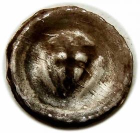 Obrazek 2 dla: Brakteat tarcza zakonna z kulami Zakon Krzyżacki